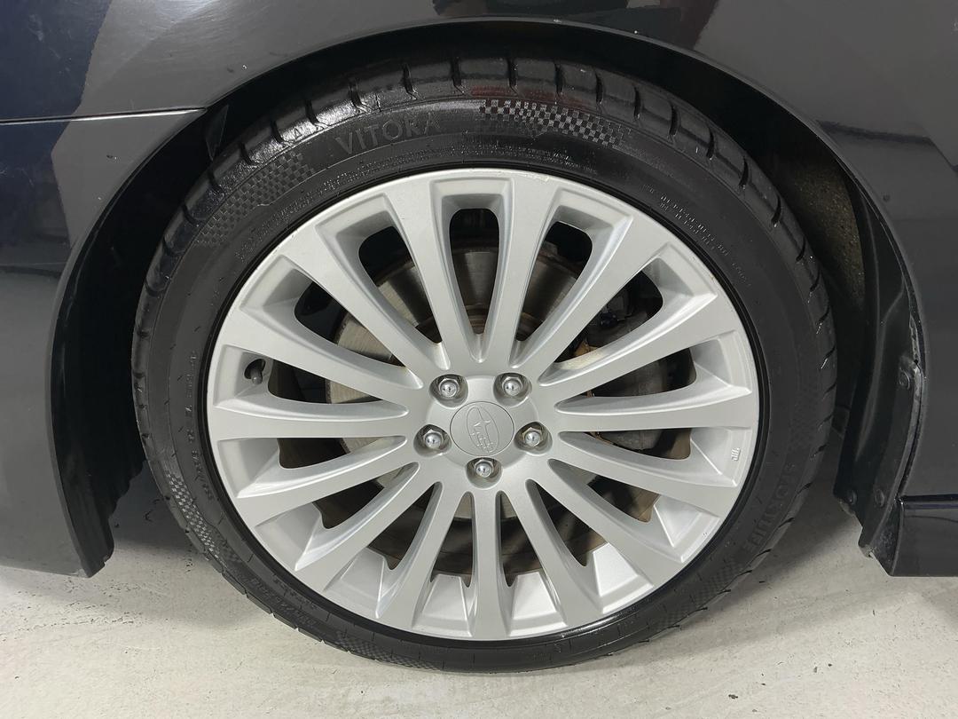 Photo '10' of Subaru Legacy