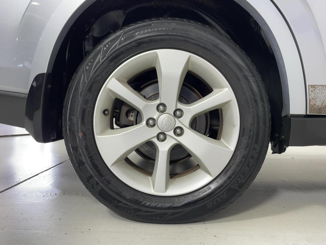 Photo '12' of Subaru Legacy