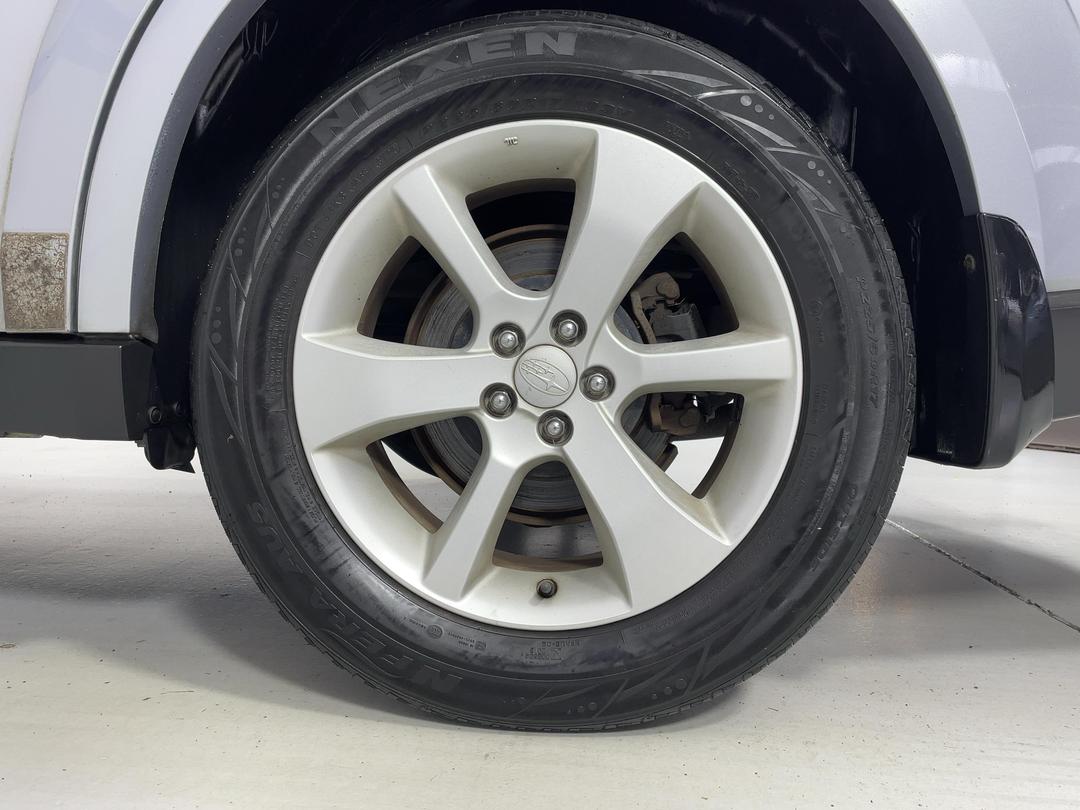 Photo '11' of Subaru Legacy