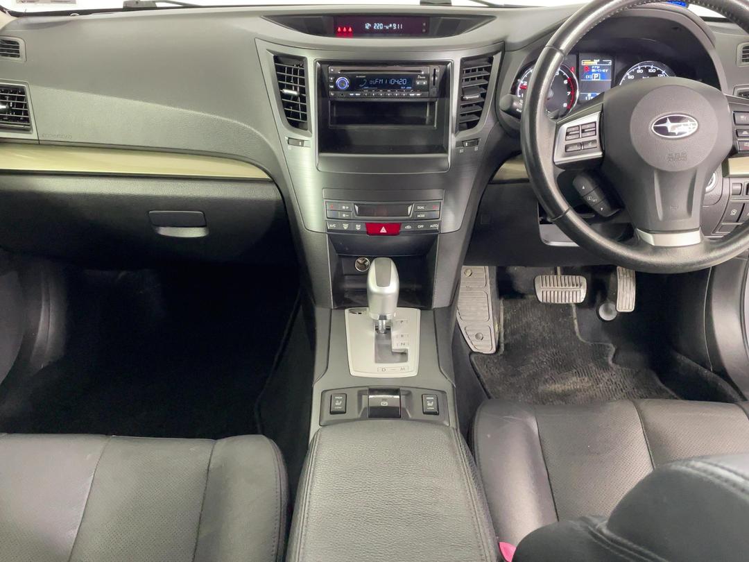 Photo '17' of Subaru Legacy