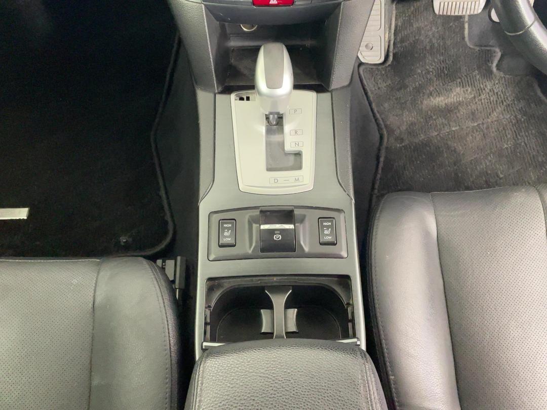 Photo '18' of Subaru Legacy