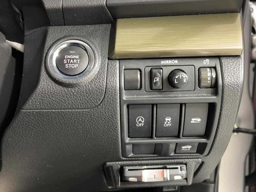 Photo '23' of Subaru Legacy