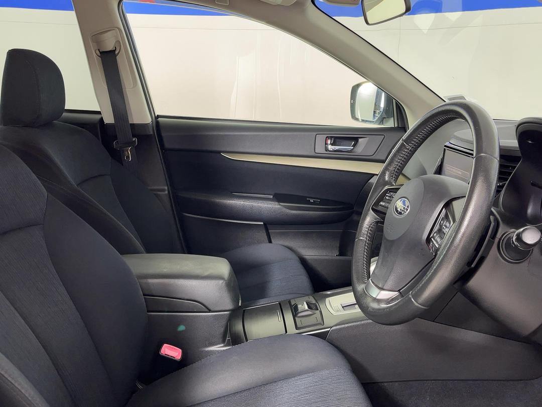 Photo '16' of Subaru Legacy