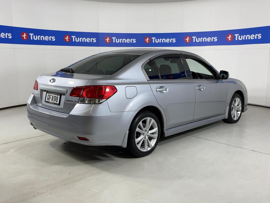 Photo '7' of Subaru Legacy