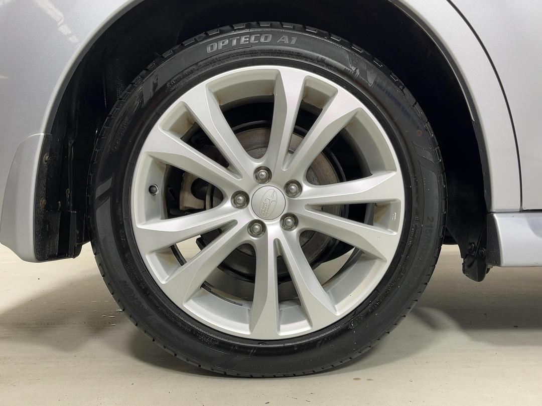Photo '12' of Subaru Legacy