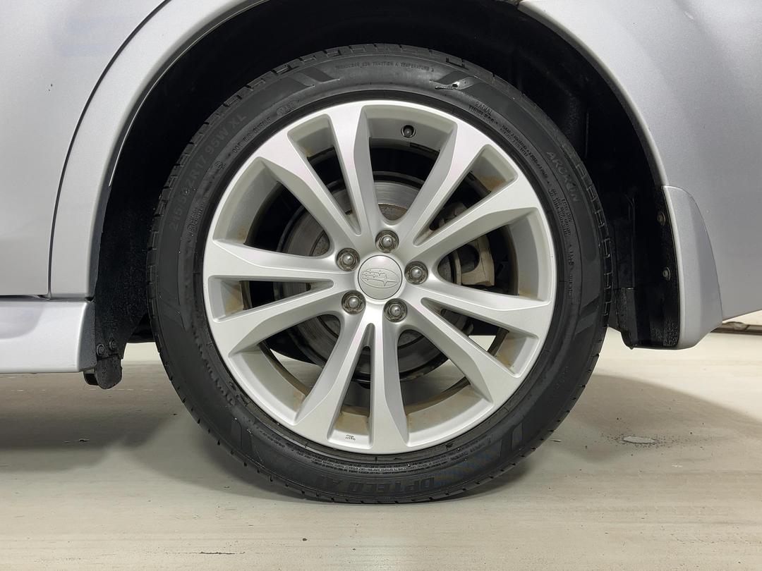 Photo '11' of Subaru Legacy