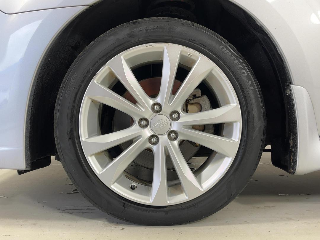 Photo '10' of Subaru Legacy