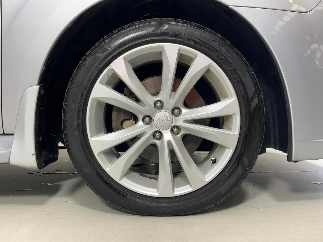 Photo '9' of Subaru Legacy