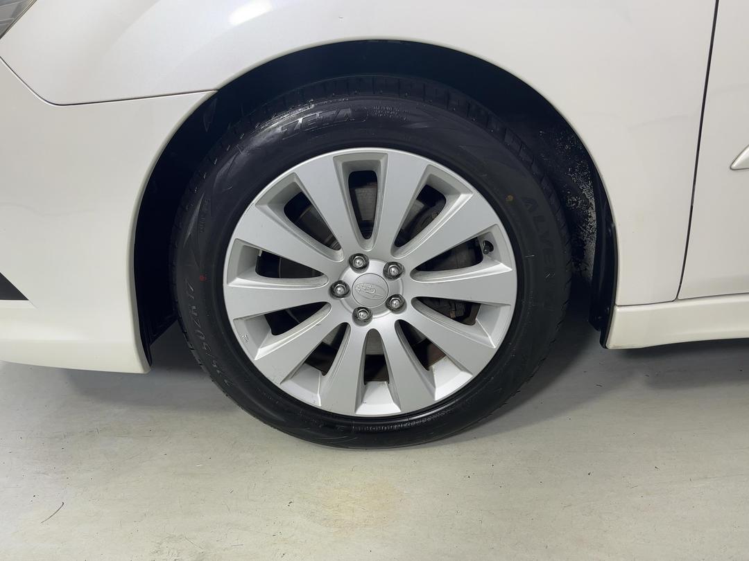 Photo '10' of Subaru Legacy