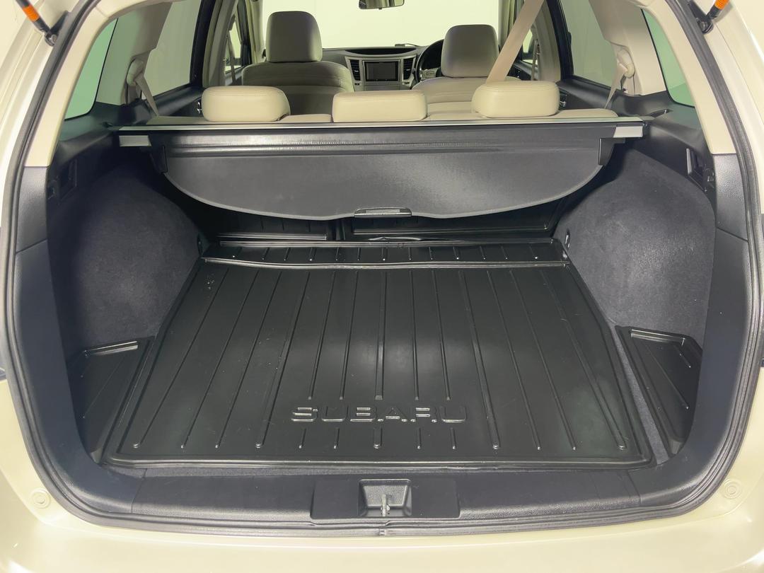 Photo '14' of Subaru Legacy