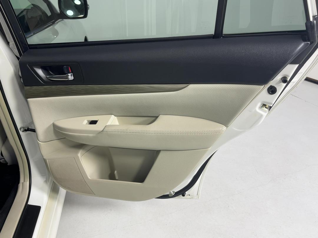 Photo '19' of Subaru Legacy