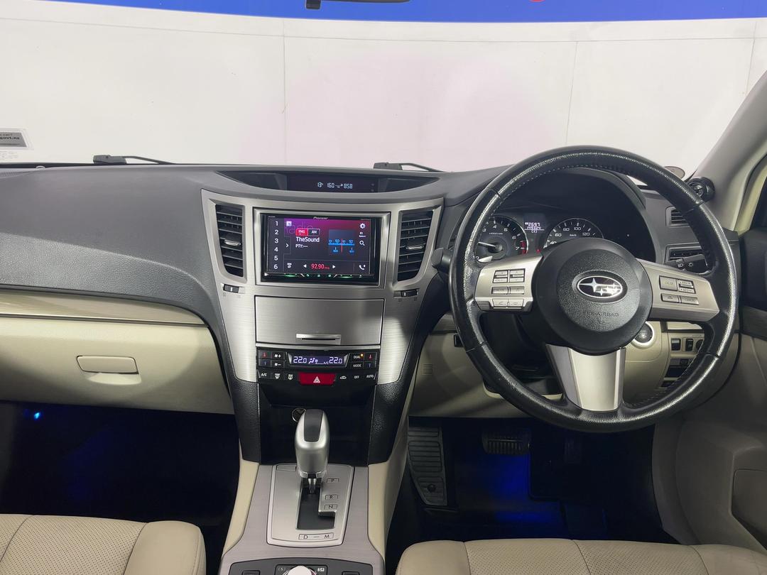 Photo '17' of Subaru Legacy