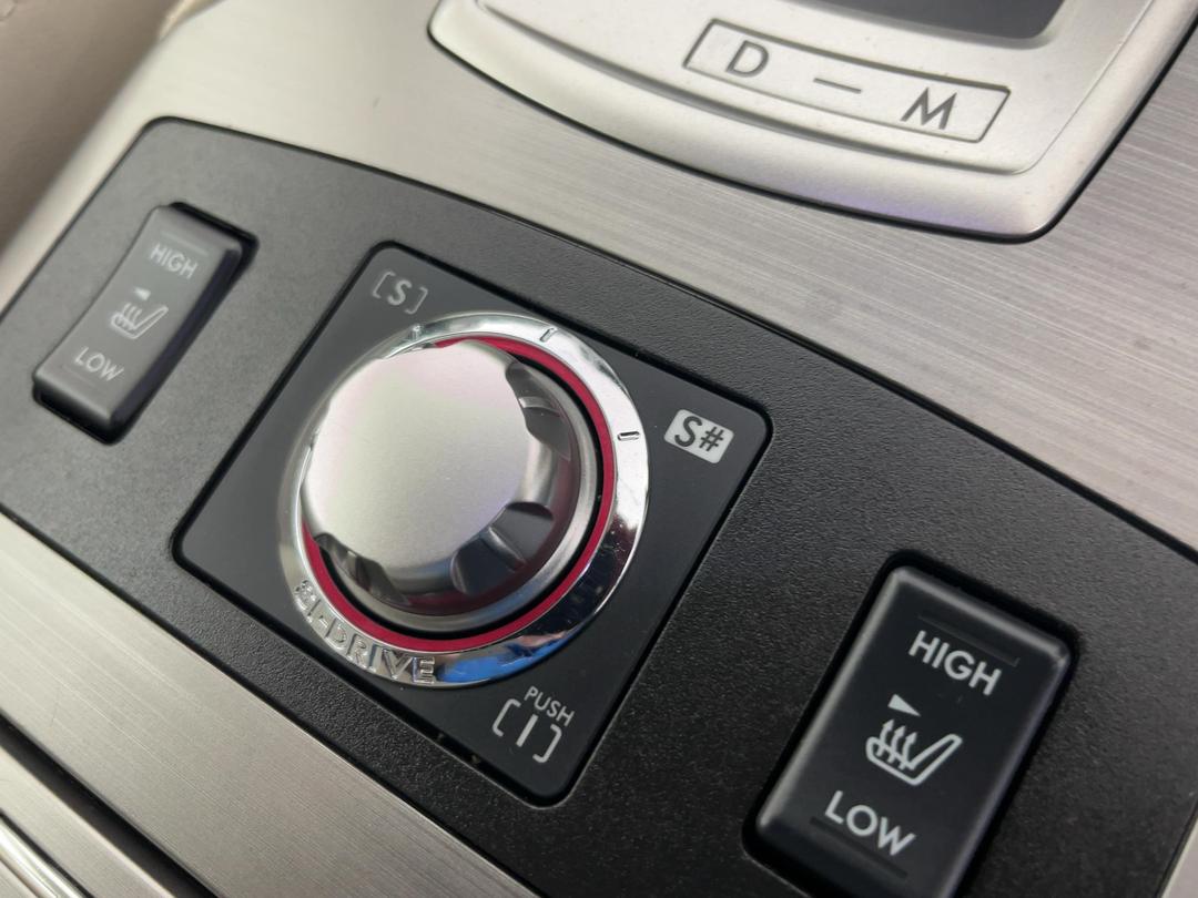 Photo '27' of Subaru Legacy