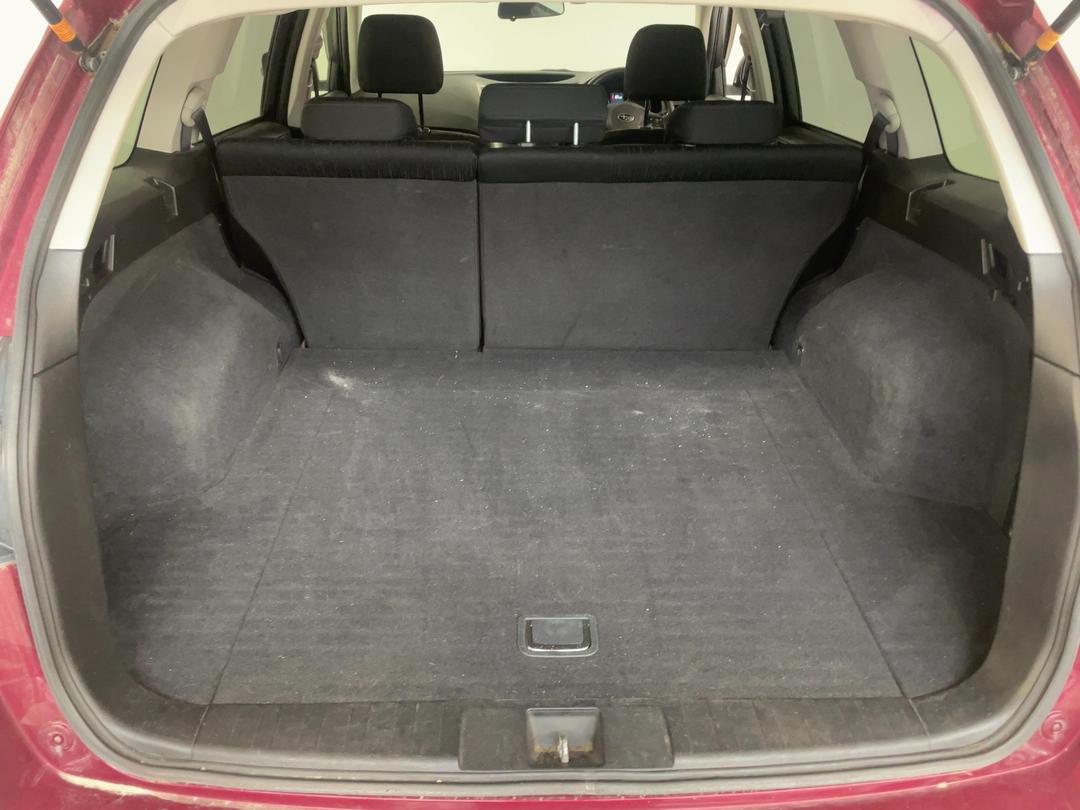 Photo '14' of Subaru Legacy