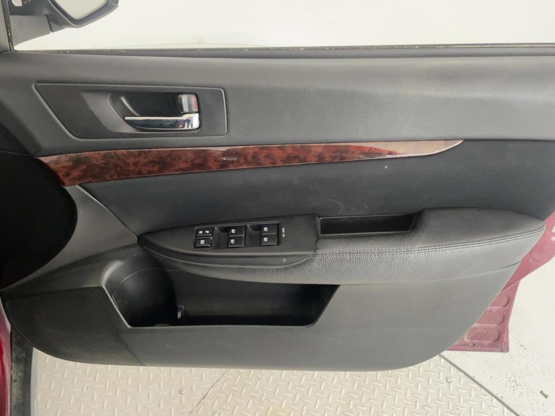 Photo '15' of Subaru Legacy