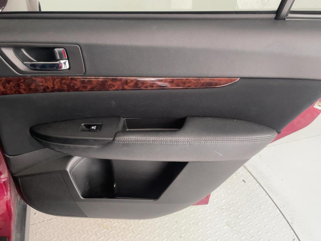 Photo '19' of Subaru Legacy