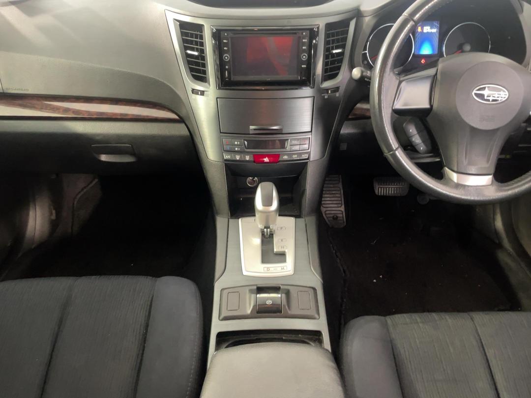 Photo '18' of Subaru Legacy