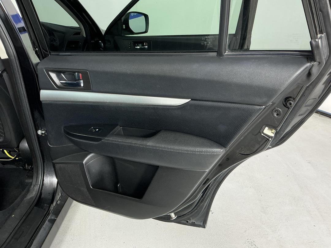 Photo '19' of Subaru Outback