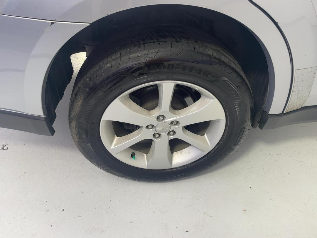 Photo '12' of Subaru Outback