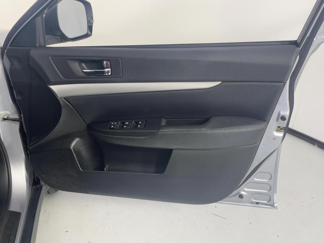 Photo '15' of Subaru Outback