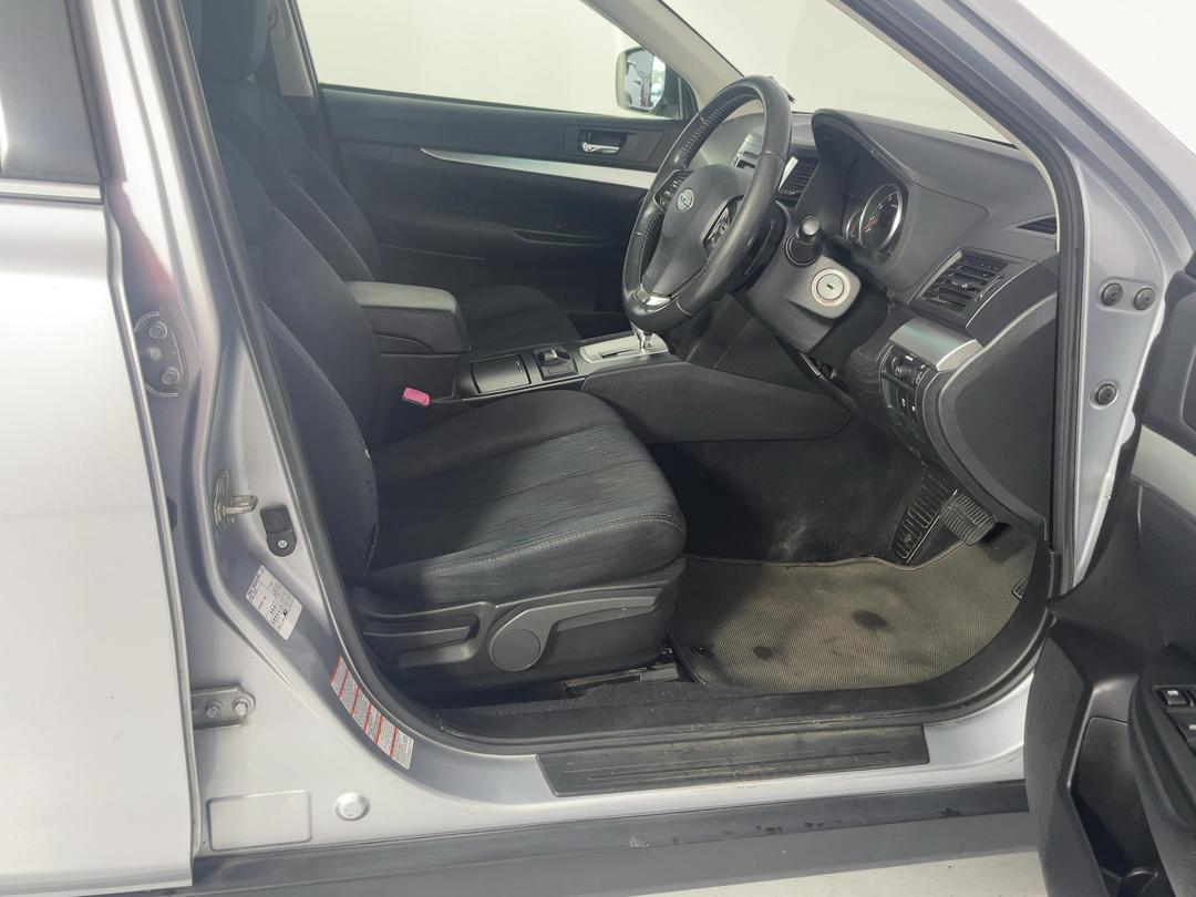 Photo '16' of Subaru Outback