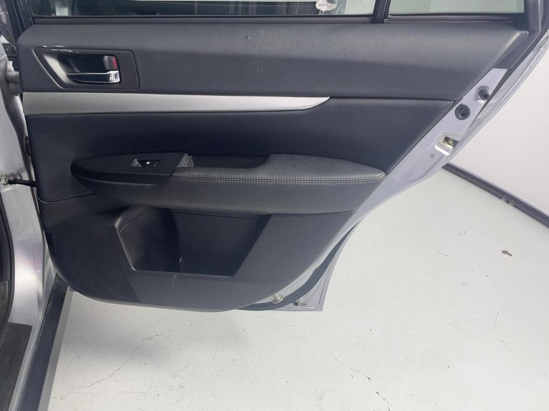 Photo '19' of Subaru Outback