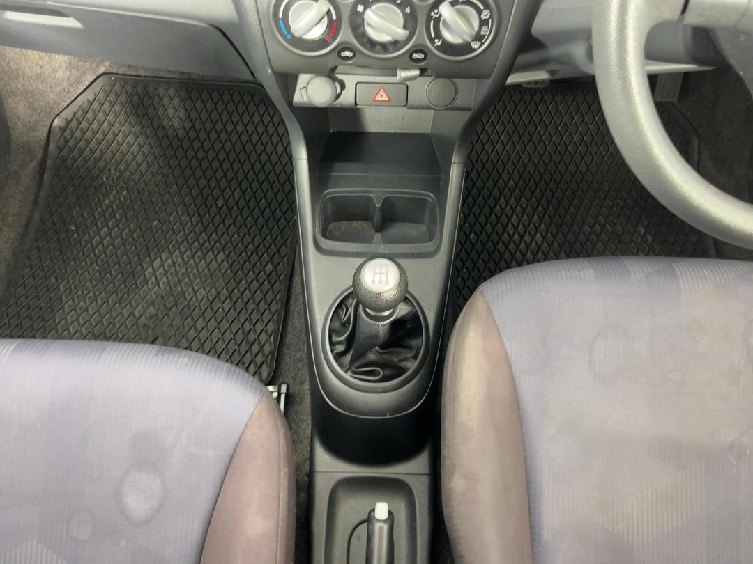 Photo '18' of Suzuki Alto