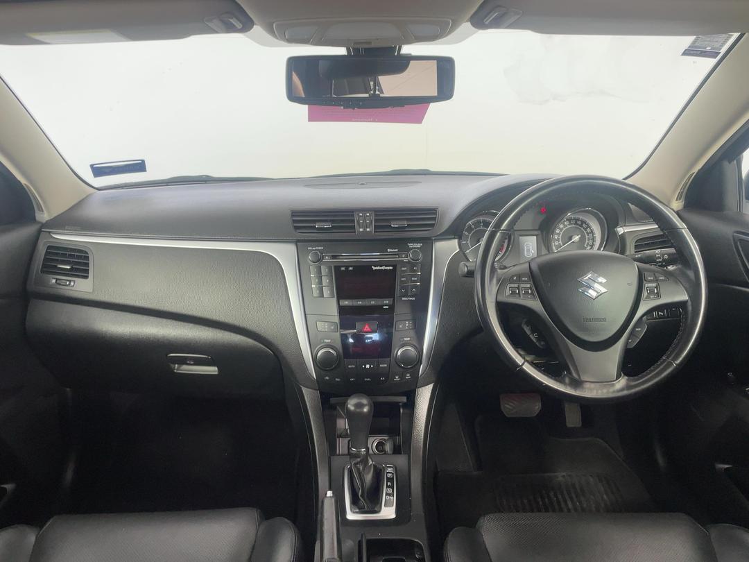 Photo '15' of Suzuki Kizashi Ltdc Photo '15' of Suzuki Kizashi Ltdc