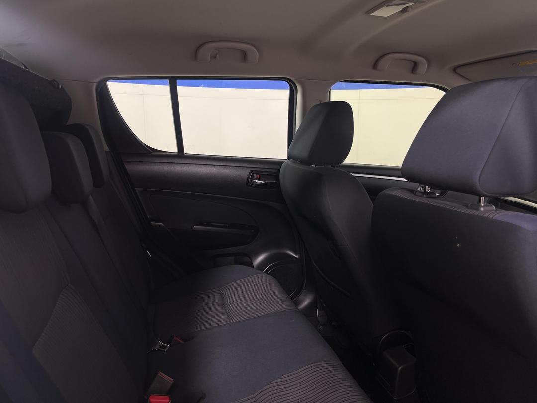 Photo '20' of Suzuki Swift