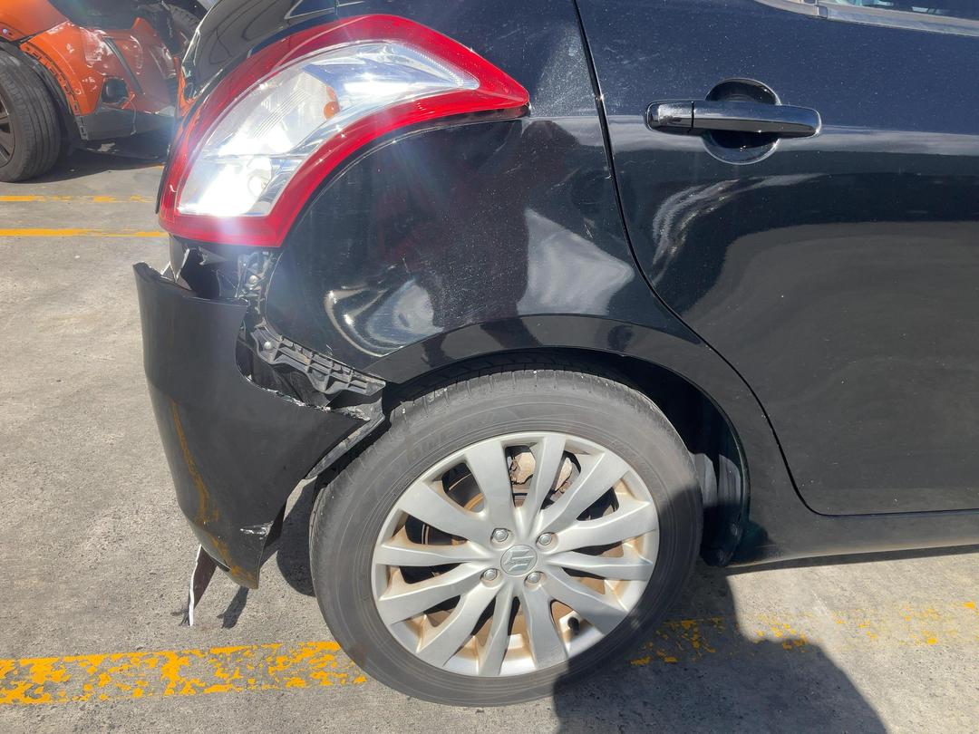 Photo '6' of Suzuki Swift