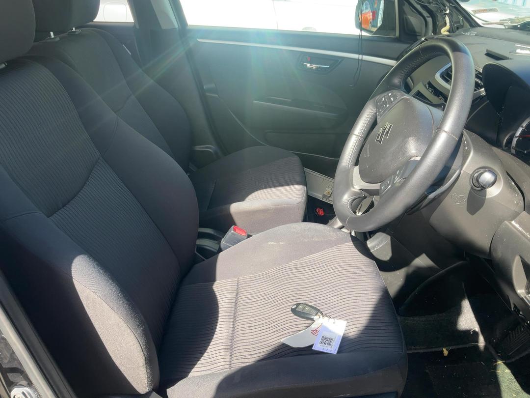 Photo '16' of Suzuki Swift