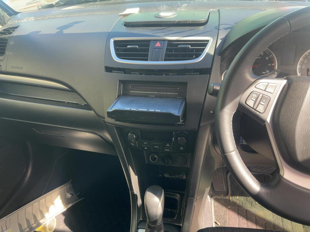 Photo '18' of Suzuki Swift