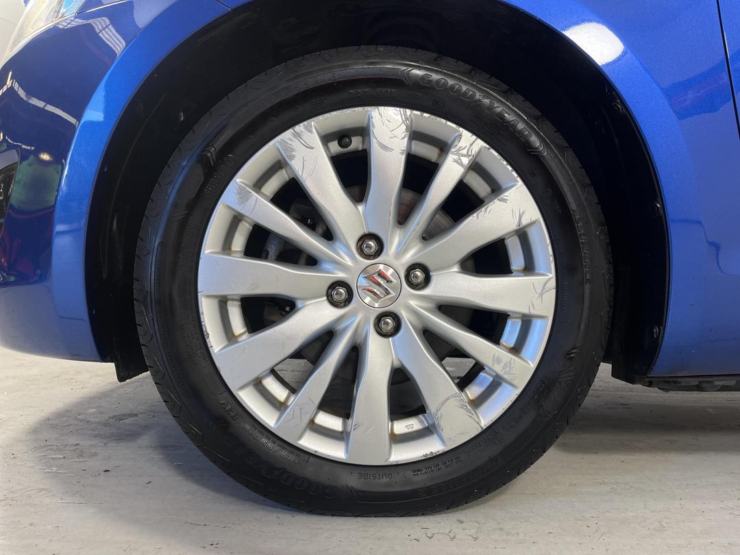 Photo '10' of Suzuki Swift