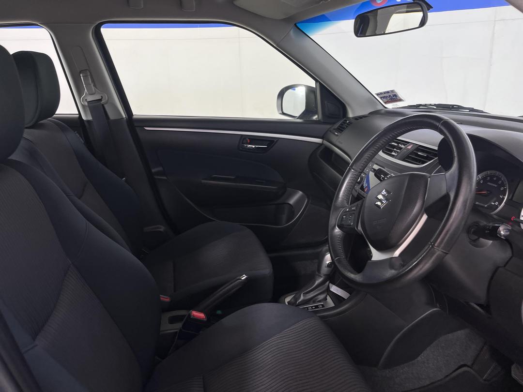 Photo '16' of Suzuki Swift