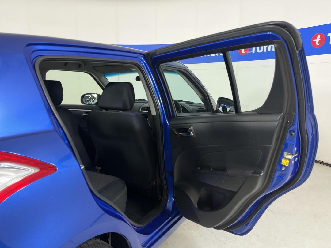 Photo '19' of Suzuki Swift