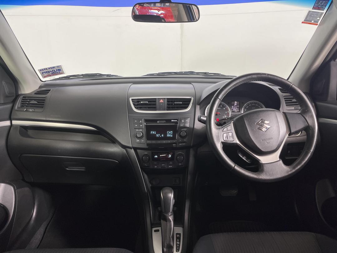 Photo '17' of Suzuki Swift