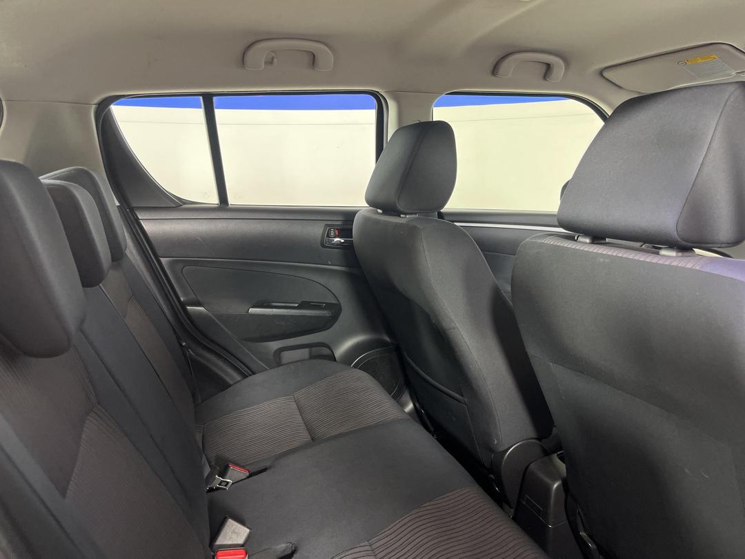 Photo '20' of Suzuki Swift