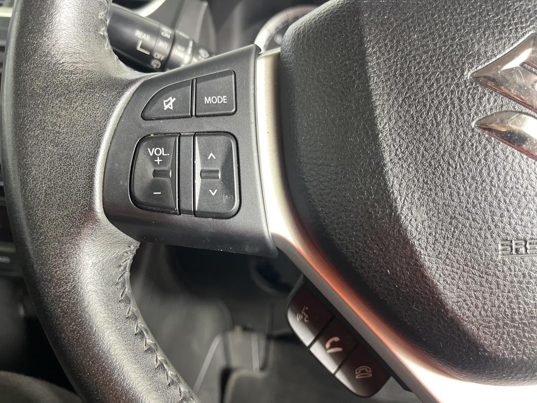 Photo '24' of Suzuki Swift