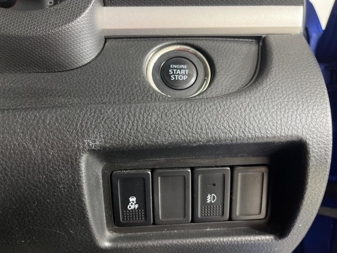 Photo '23' of Suzuki Swift