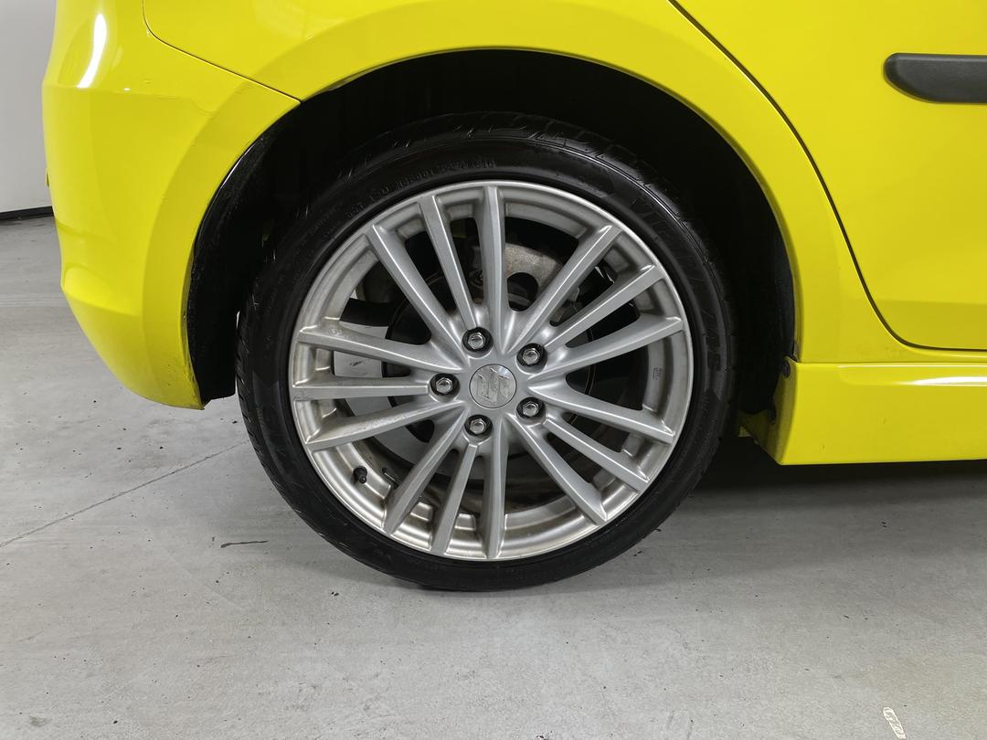 Photo '12' of Suzuki Swift