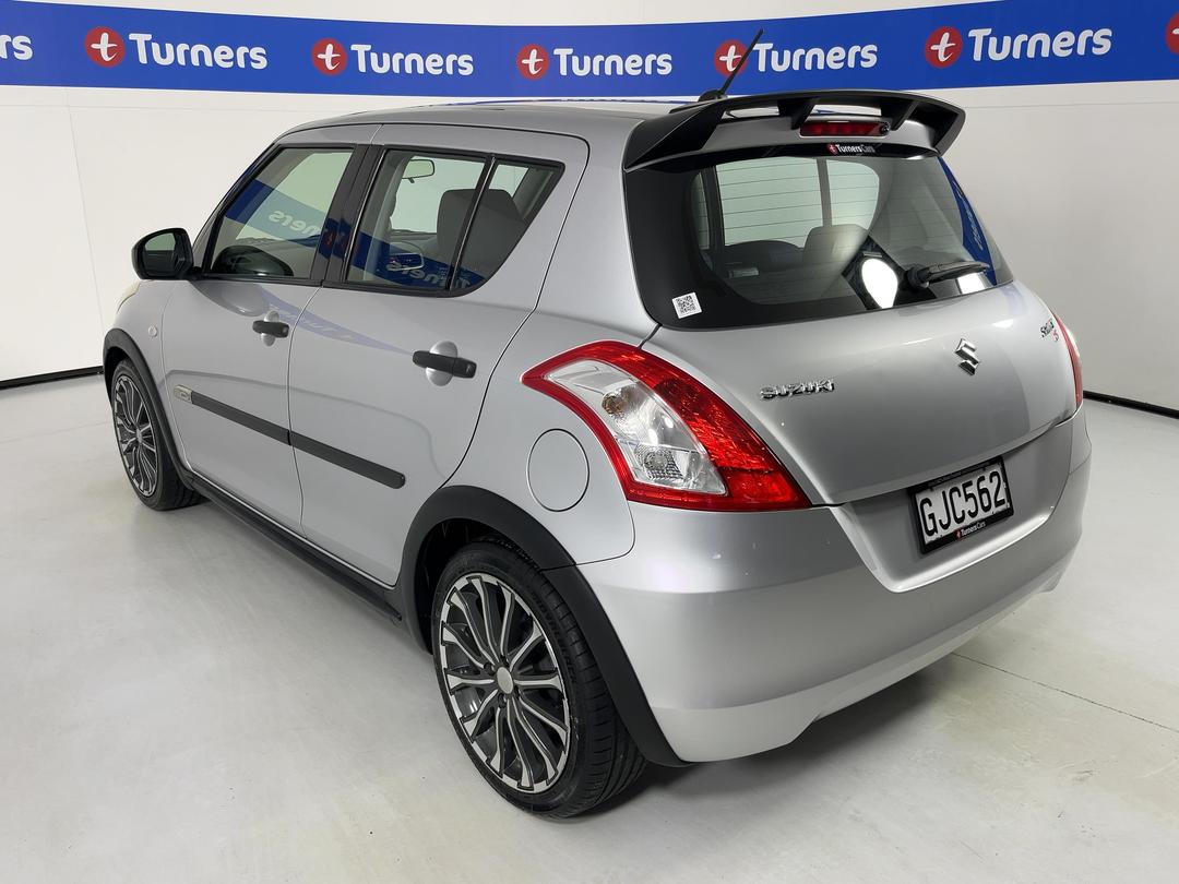 Photo '5' of Suzuki Swift