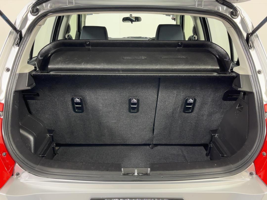 Photo '14' of Suzuki Swift