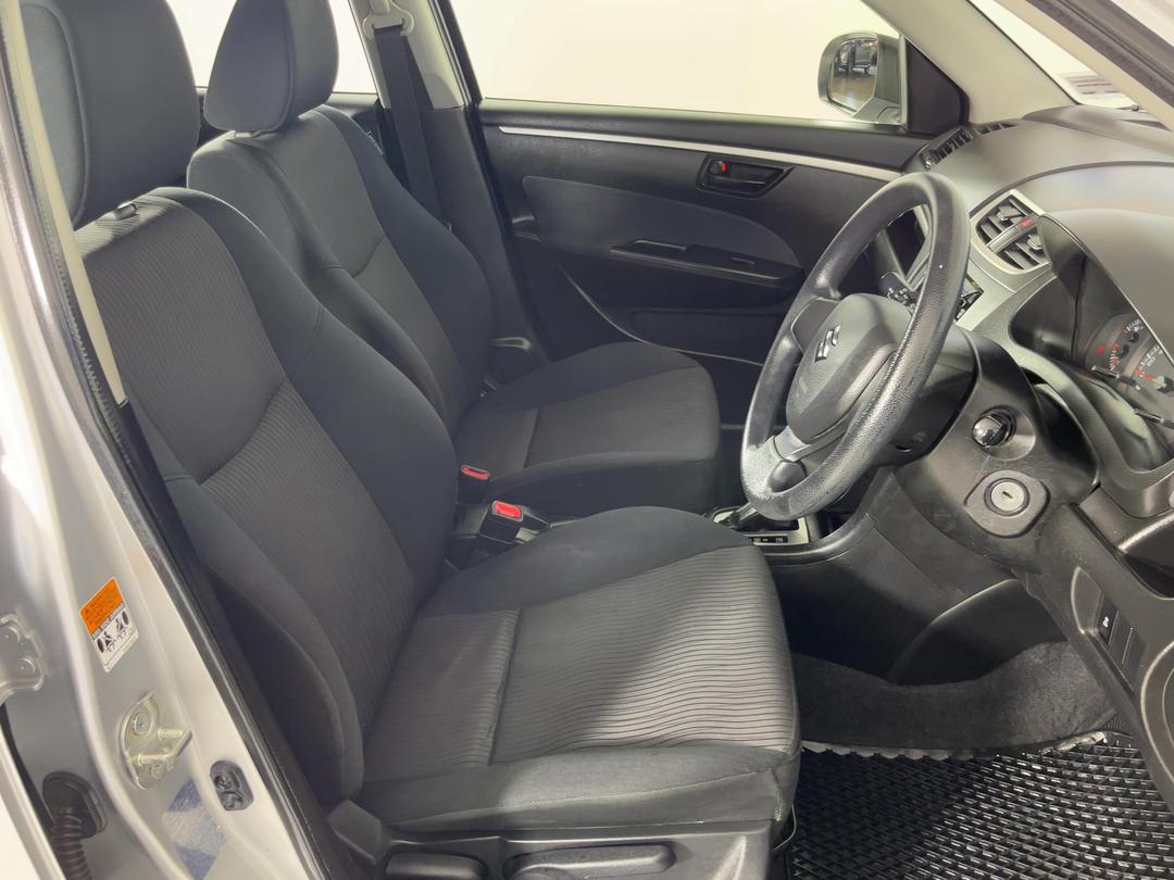 Photo '16' of Suzuki Swift