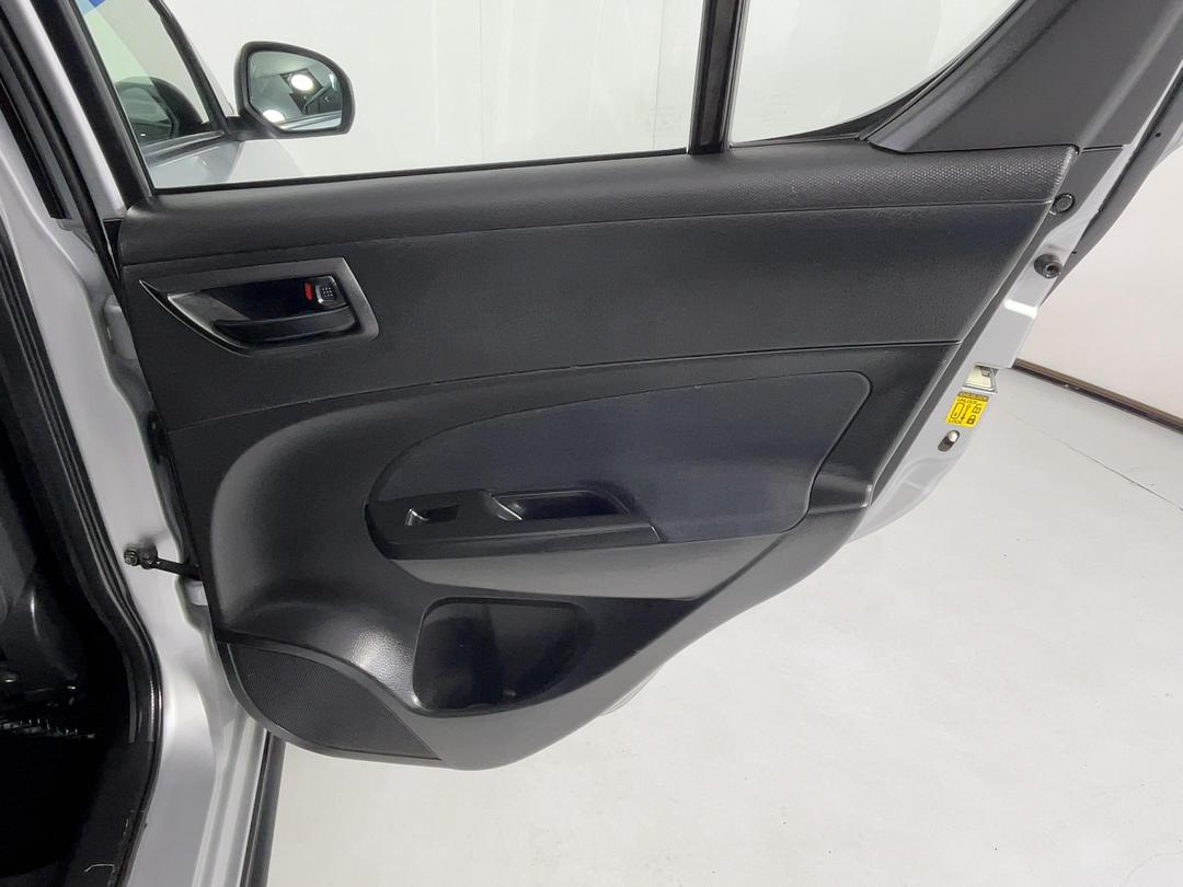 Photo '19' of Suzuki Swift