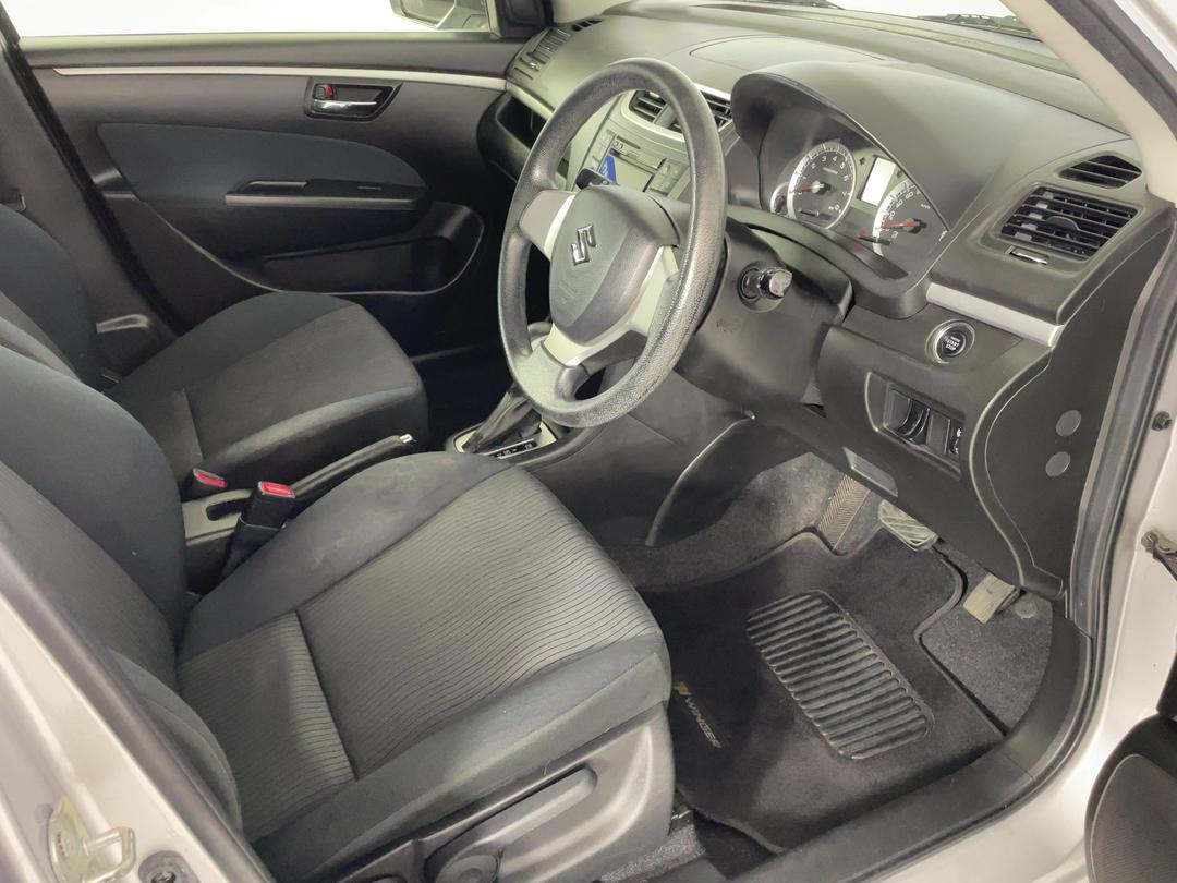 Photo '16' of Suzuki Swift