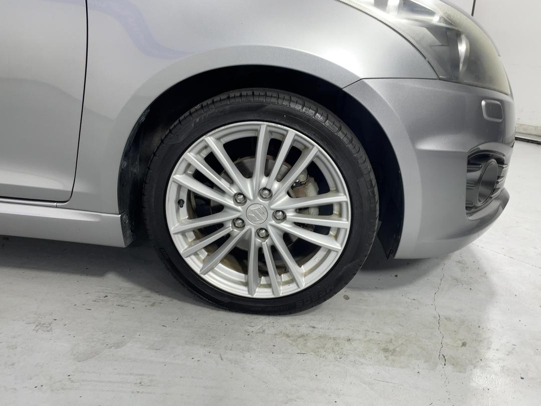 Photo '9' of Suzuki Swift