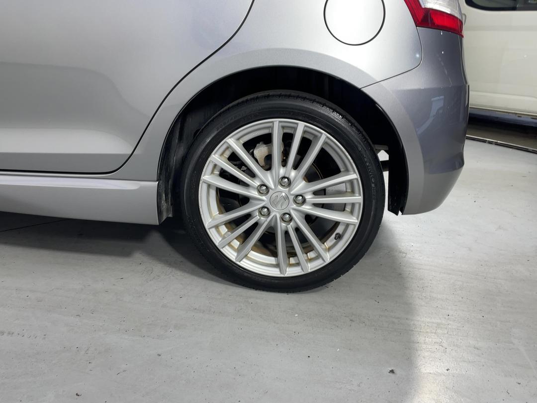 Photo '11' of Suzuki Swift