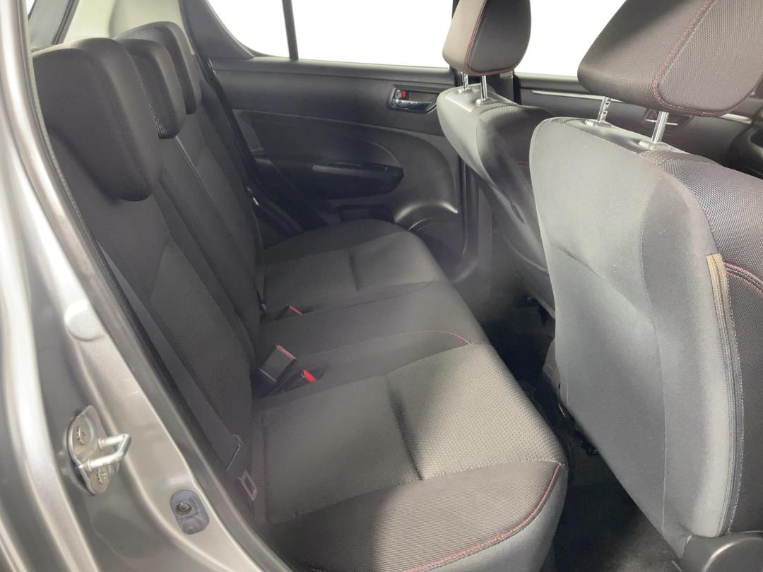 Photo '20' of Suzuki Swift