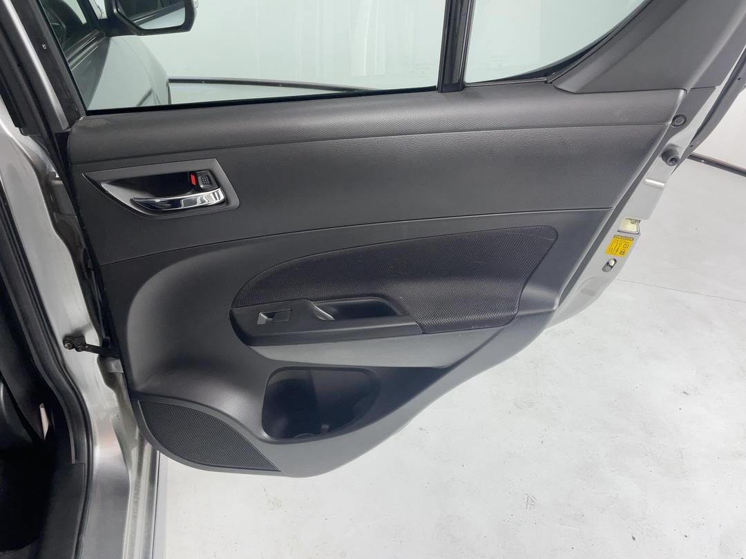 Photo '17' of Suzuki Swift Photo '17' of Suzuki Swift