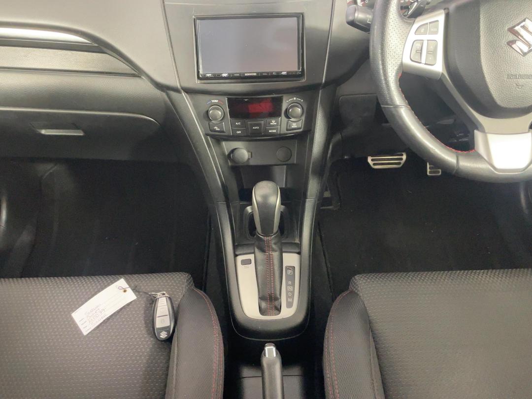 Photo '16' of Suzuki Swift Photo '16' of Suzuki Swift